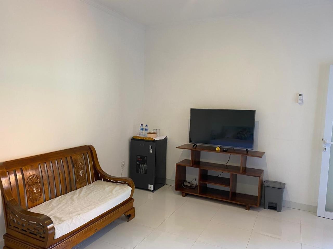 Manis Guest House Seminyak  Exterior photo